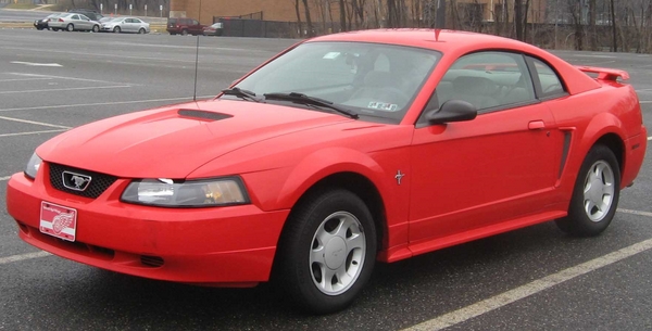 Ford Mustang 2004 годa
